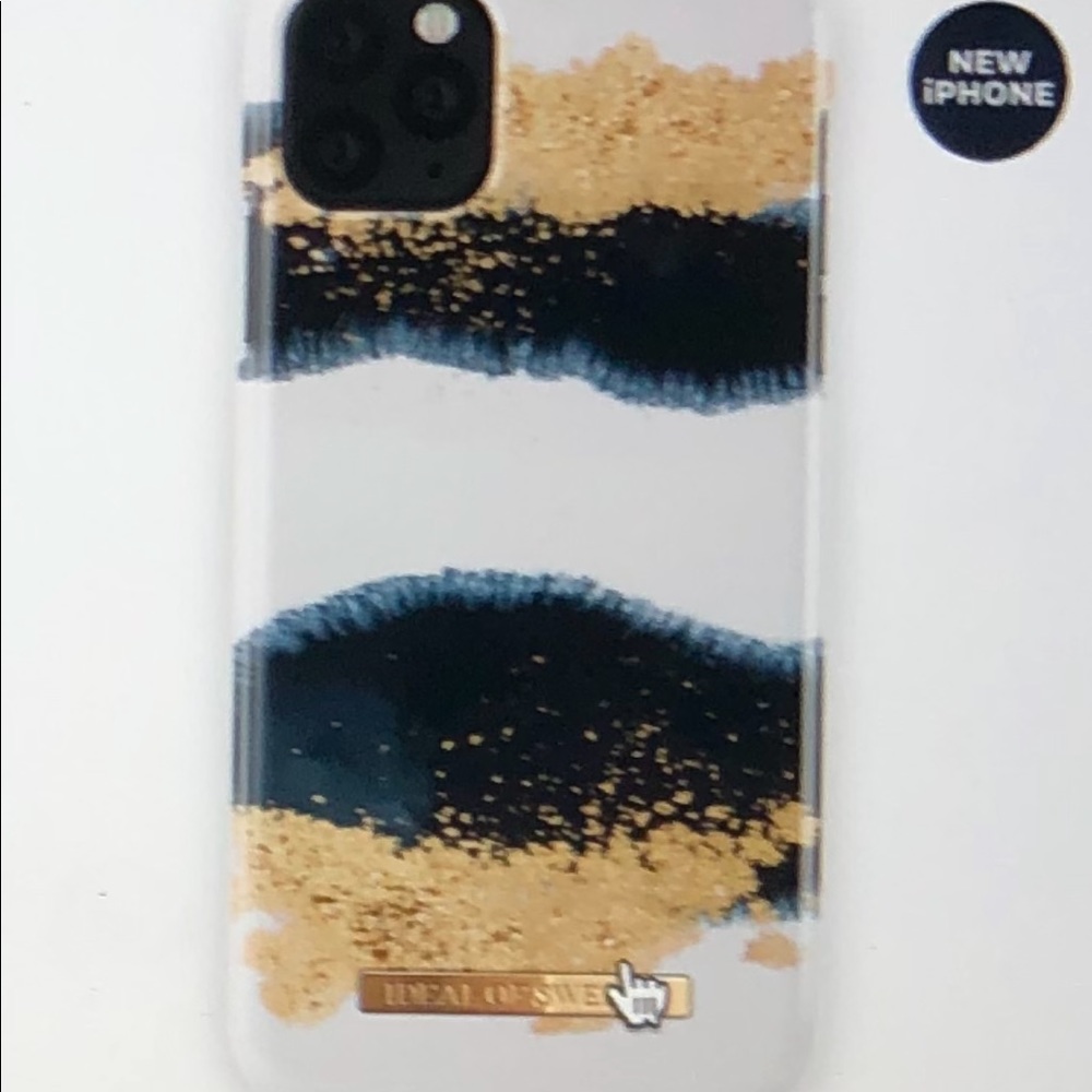 iphone 11 pro max case and matching key ring